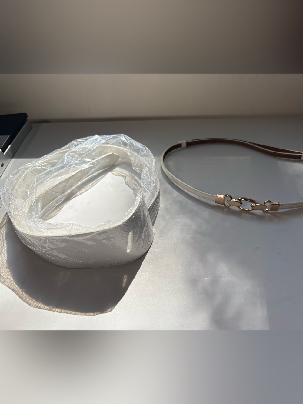 Minimalist White Chain-Accent Women’s Belt & Faux Leather Women’s Belt Set
